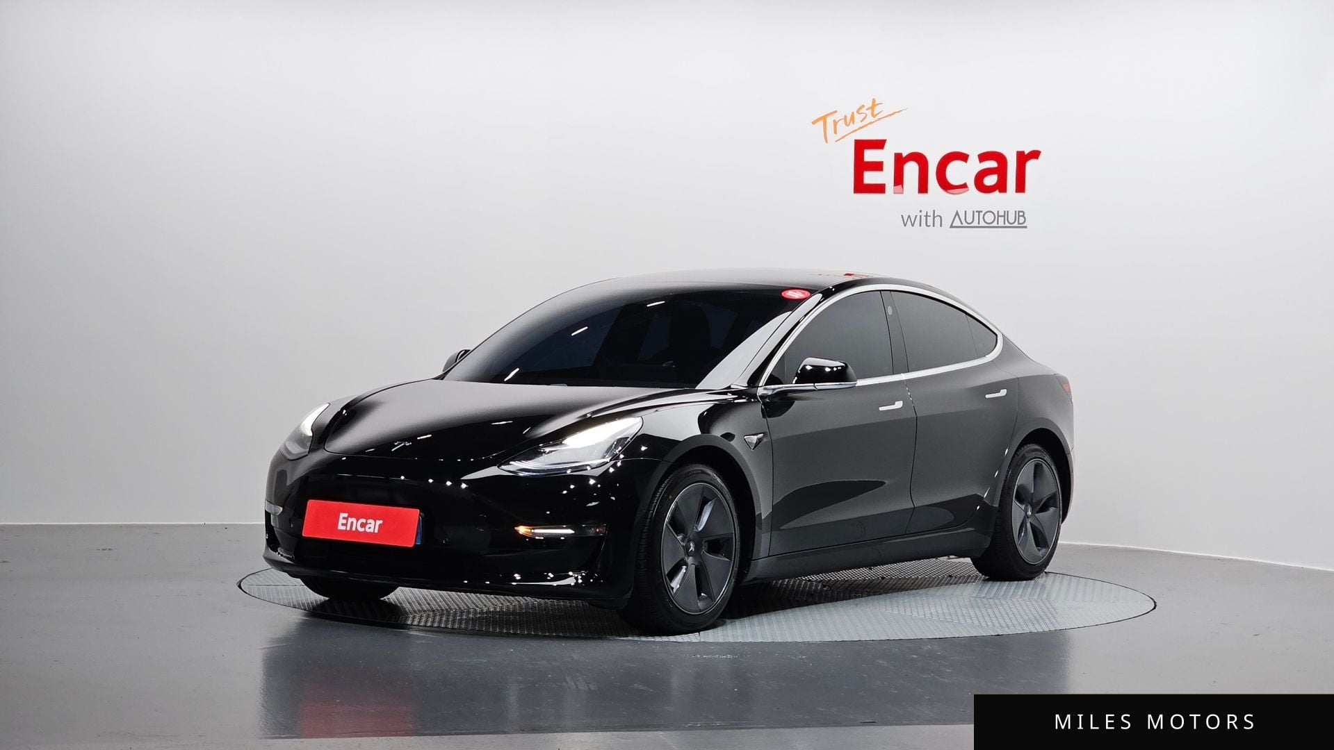 Tesla Model 3 2020 — фото 1 из 12