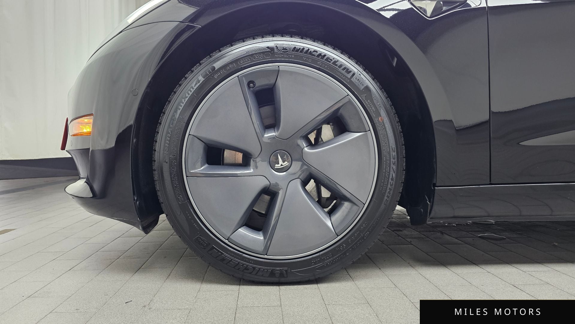 Tesla Model 3 2020 — миниатюра 5