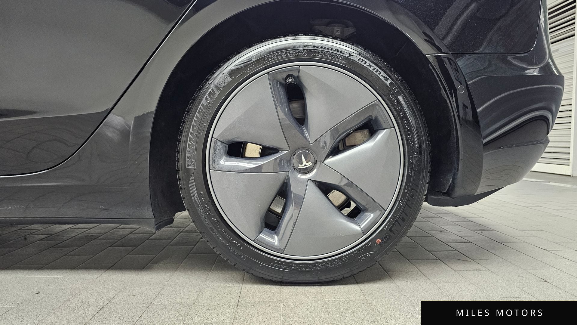 Tesla Model 3 2020 — миниатюра 7