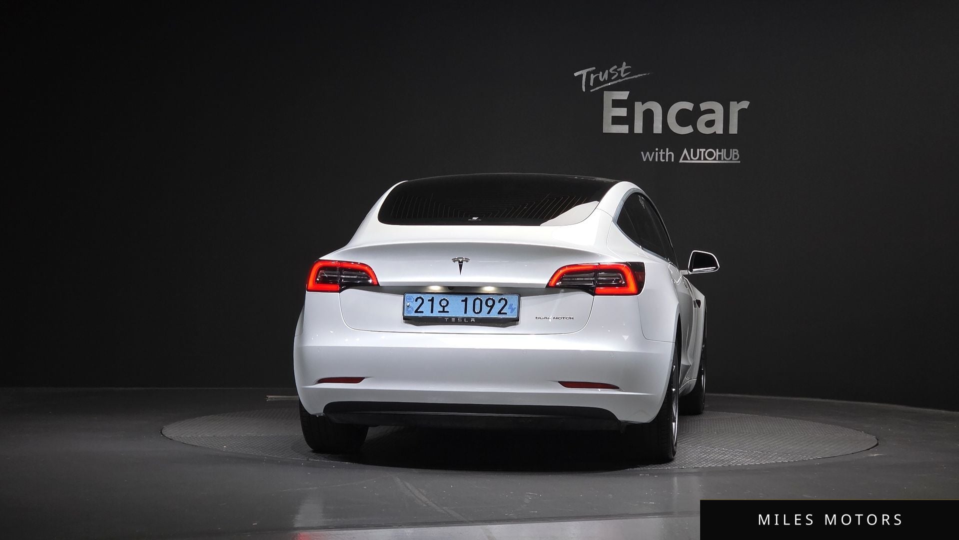 Tesla Model 3 2020 — миниатюра 4