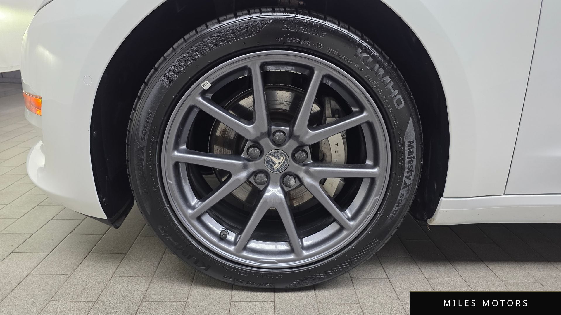 Tesla Model 3 2020 — миниатюра 5