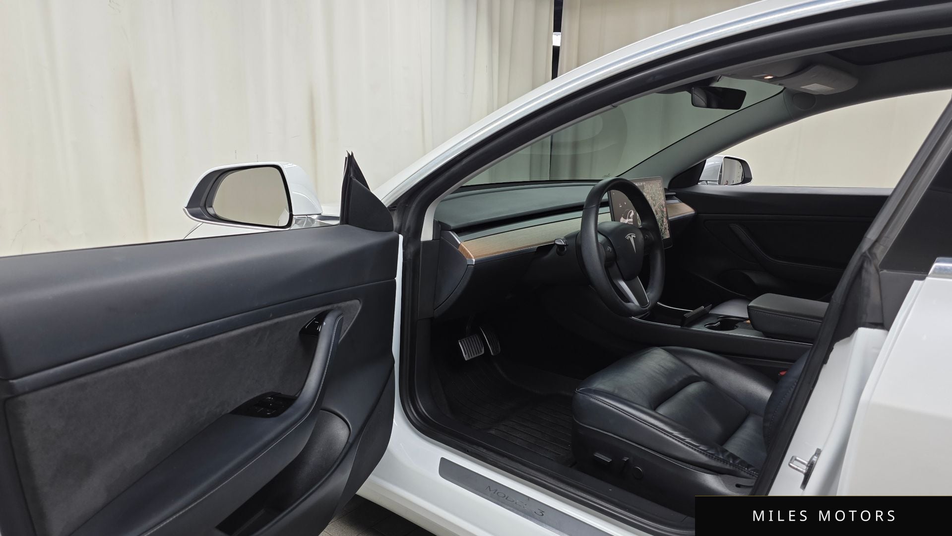 Tesla Model 3 2020 — миниатюра 10