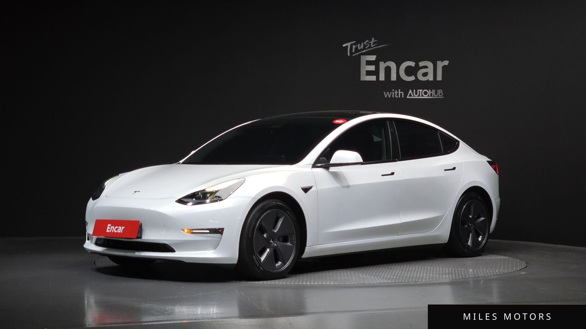Tesla Model 3 2021 — фото 1 из 12