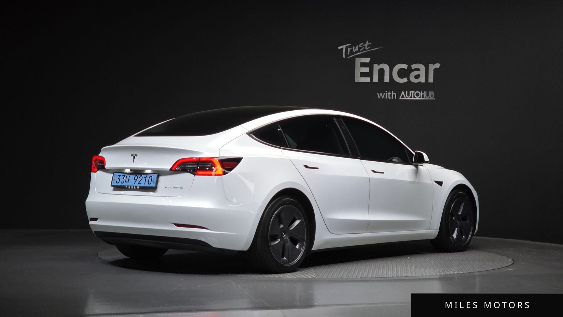 Tesla Model 3 2021 — миниатюра 2