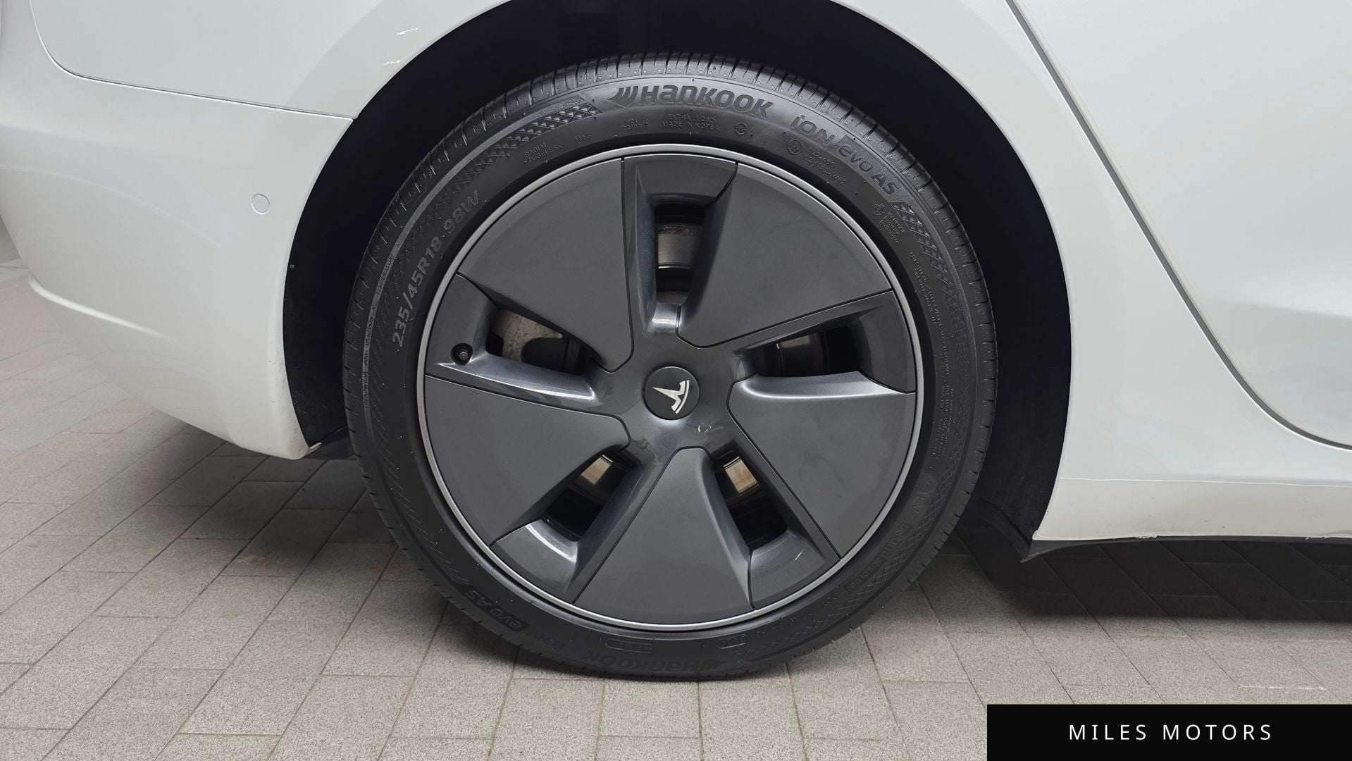 Tesla Model 3 2021 — миниатюра 5