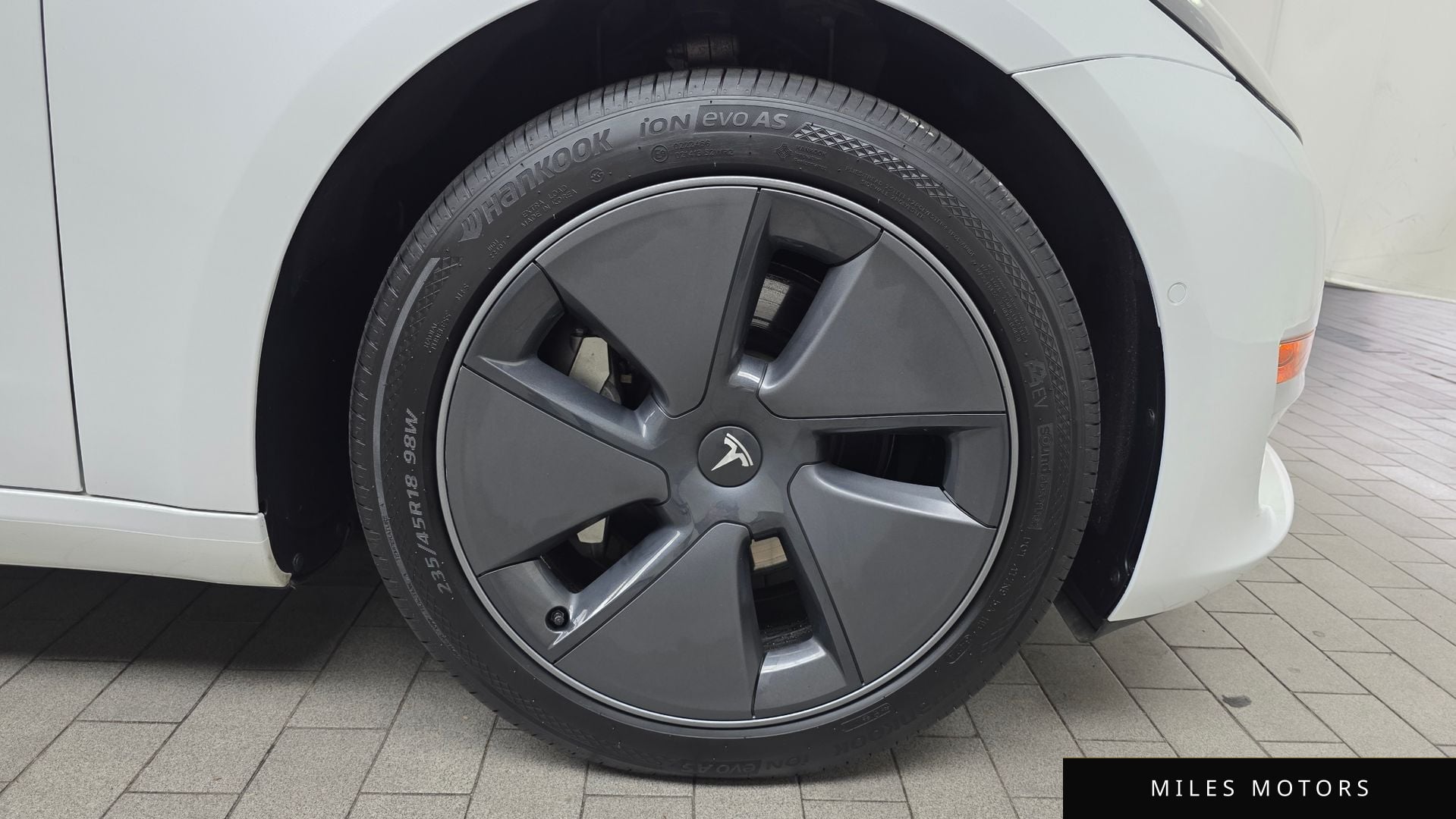 Tesla Model 3 2021 — миниатюра 7