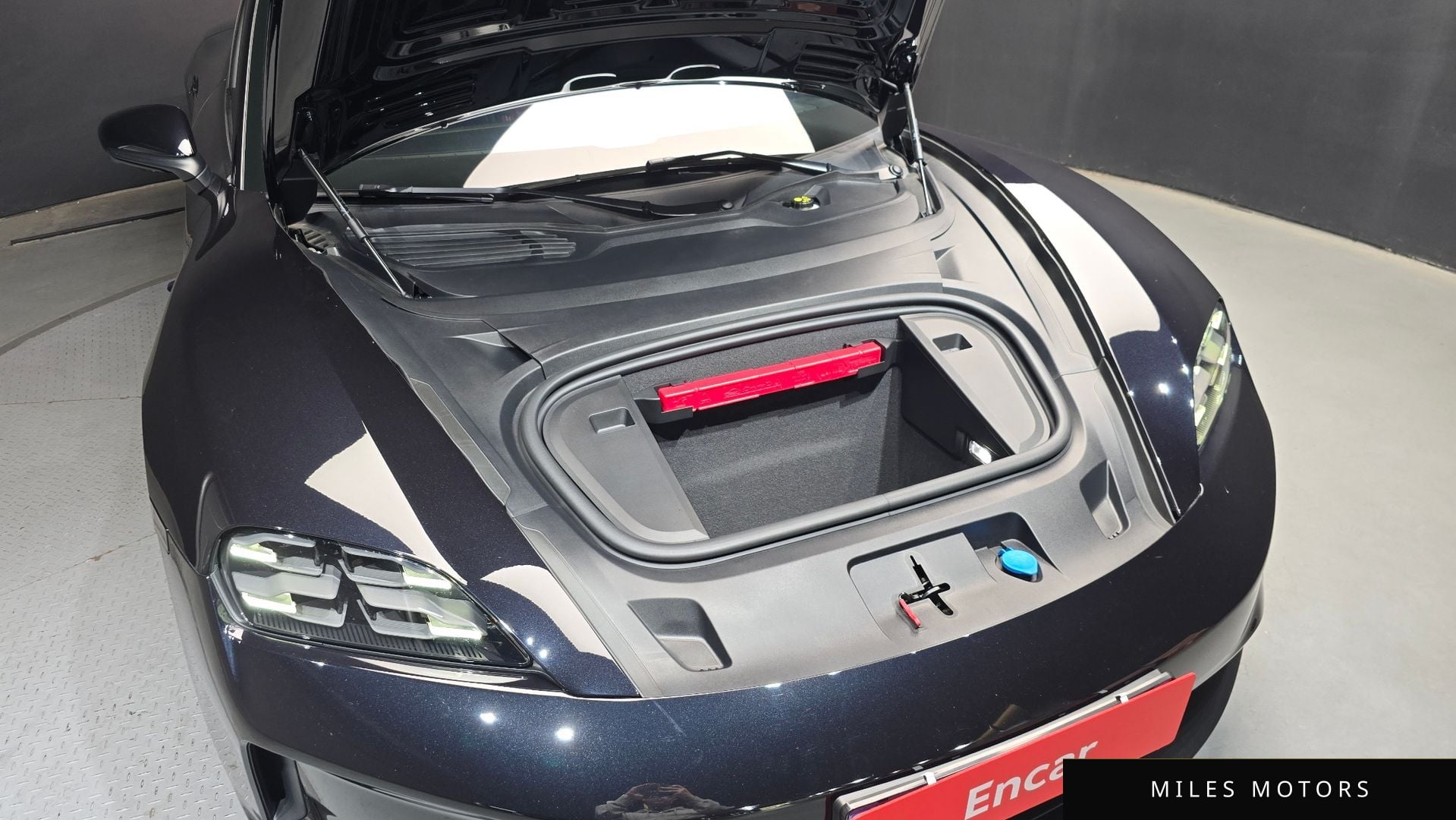 Porsche Taycan 2025 — миниатюра 6