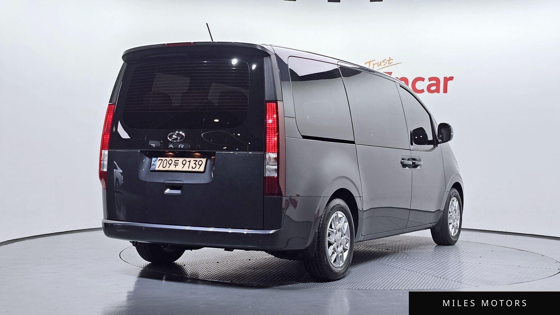 Hyundai Staria 2023 — миниатюра 2