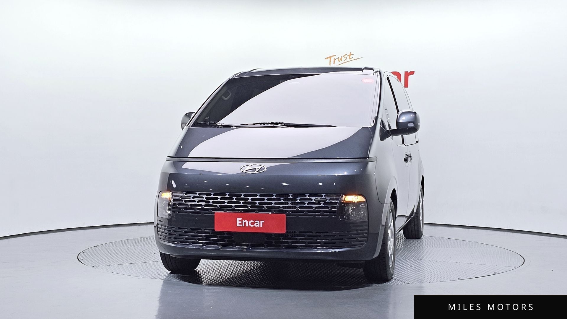 Hyundai Staria 2023 — миниатюра 3