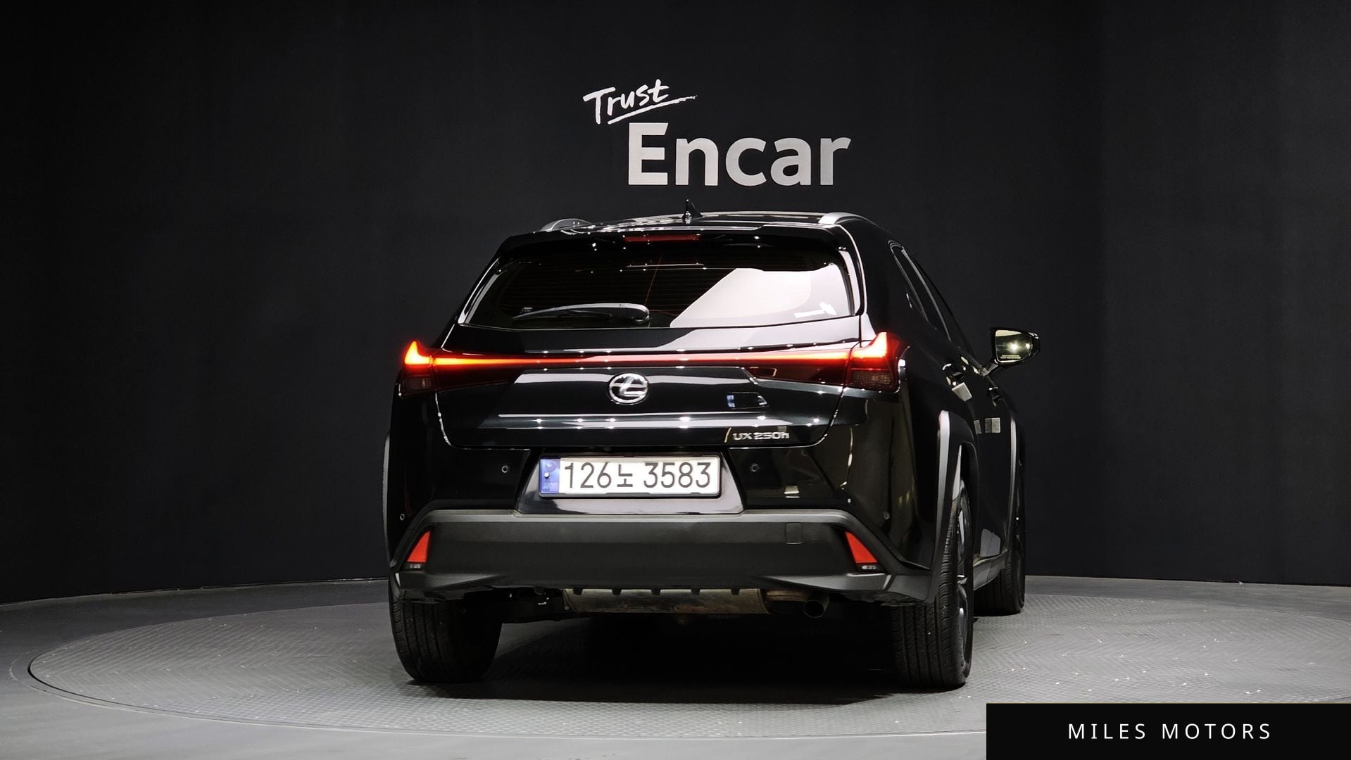 Лексус UX250h 2024 — миниатюра 4