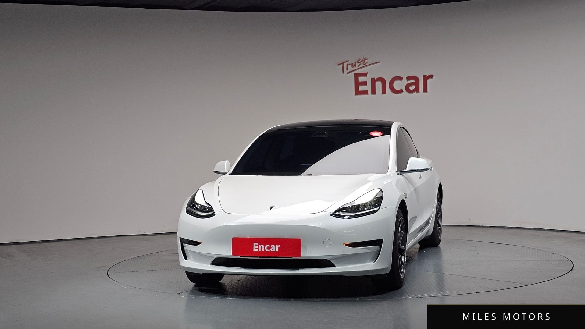 Tesla Model 3 2020 — миниатюра 3