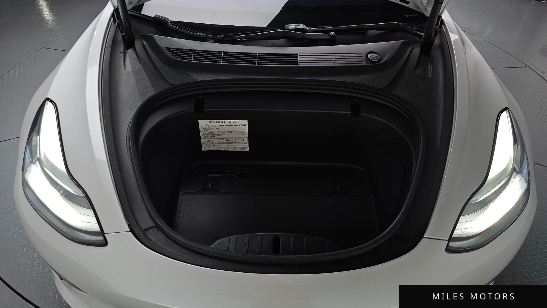 Tesla Model 3 2020 — миниатюра 6