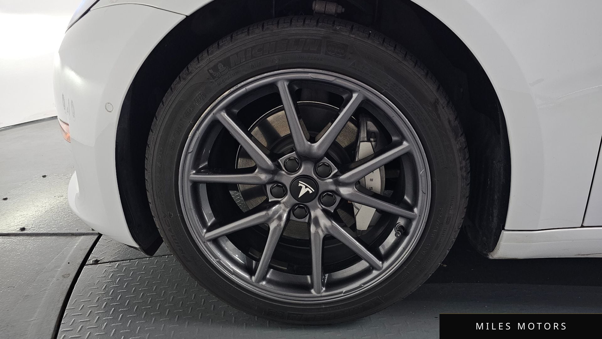 Tesla Model 3 2020 — миниатюра 7