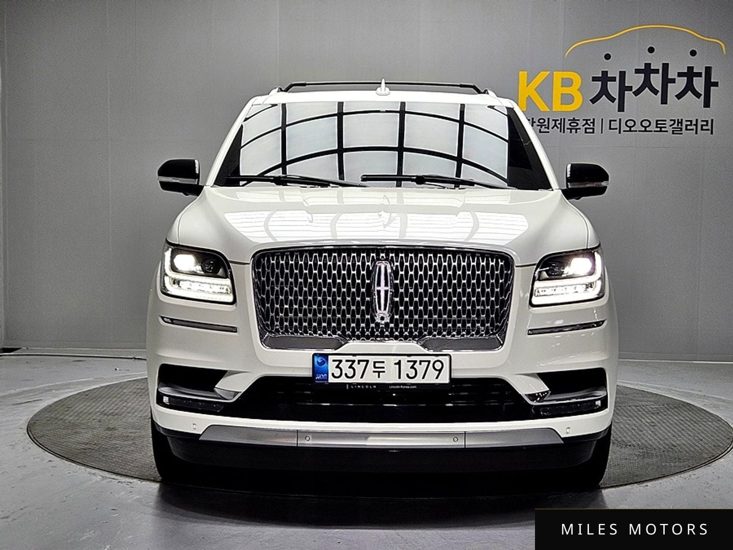 Lincoln Navigator 2021 — фото 1 из 12