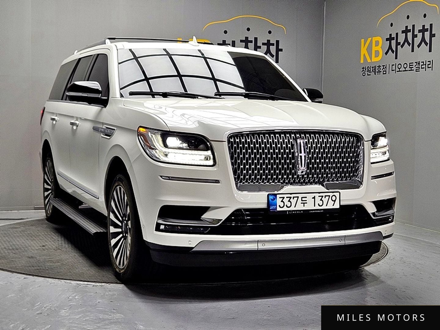 Lincoln Navigator 2021 — миниатюра 2