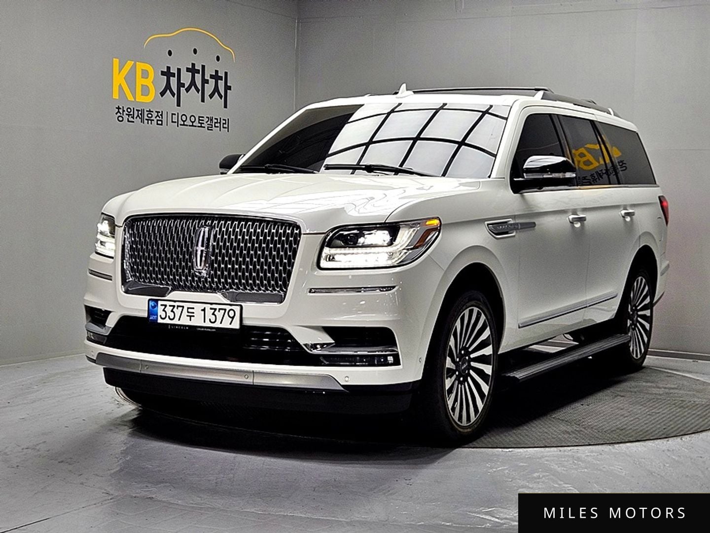 Lincoln Navigator 2021 — миниатюра 3