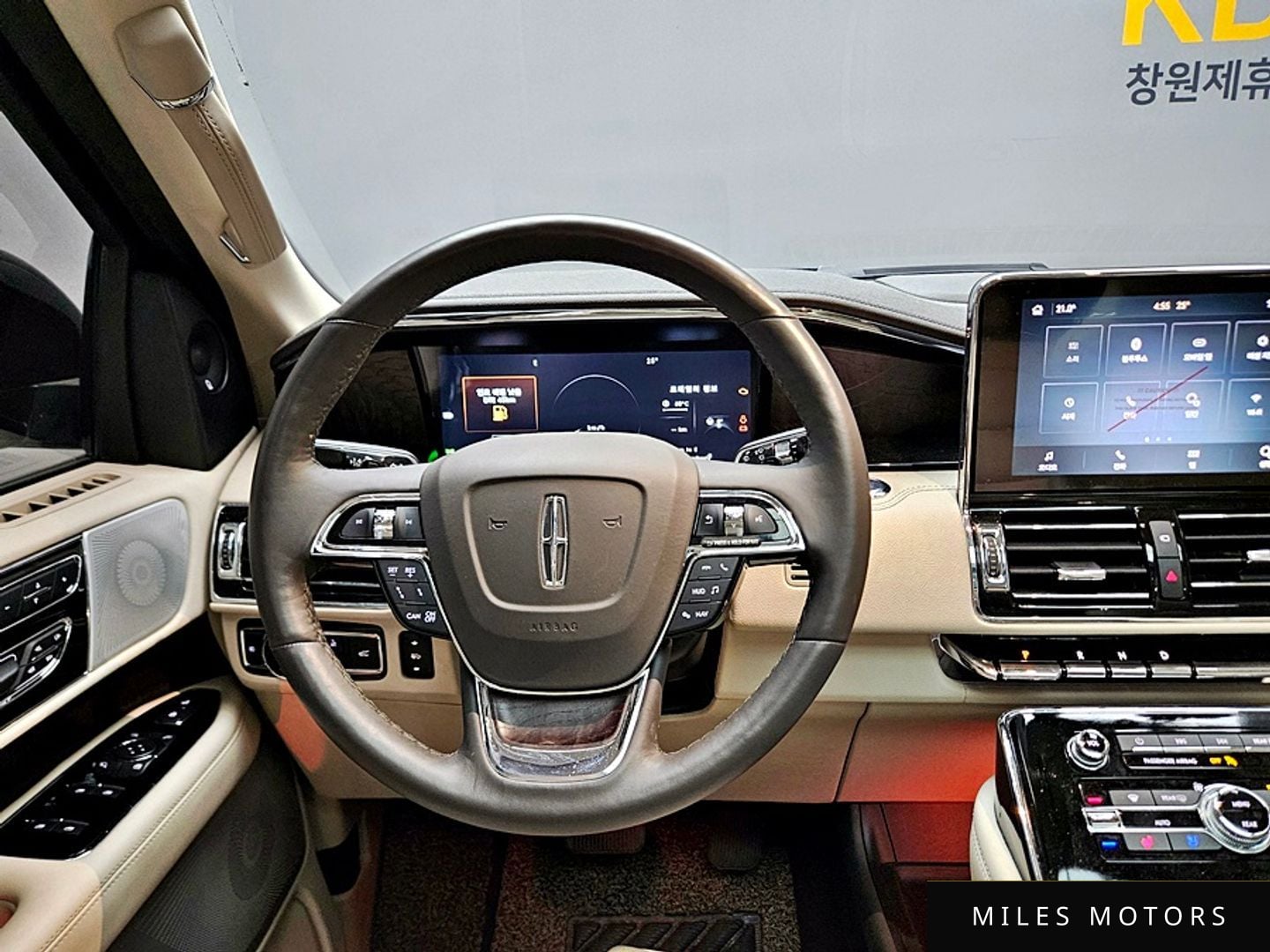 Lincoln Navigator 2021 — миниатюра 10