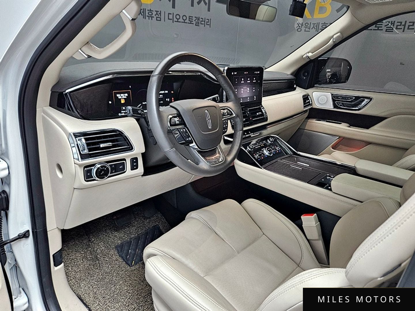 Lincoln Navigator 2021 — миниатюра 11