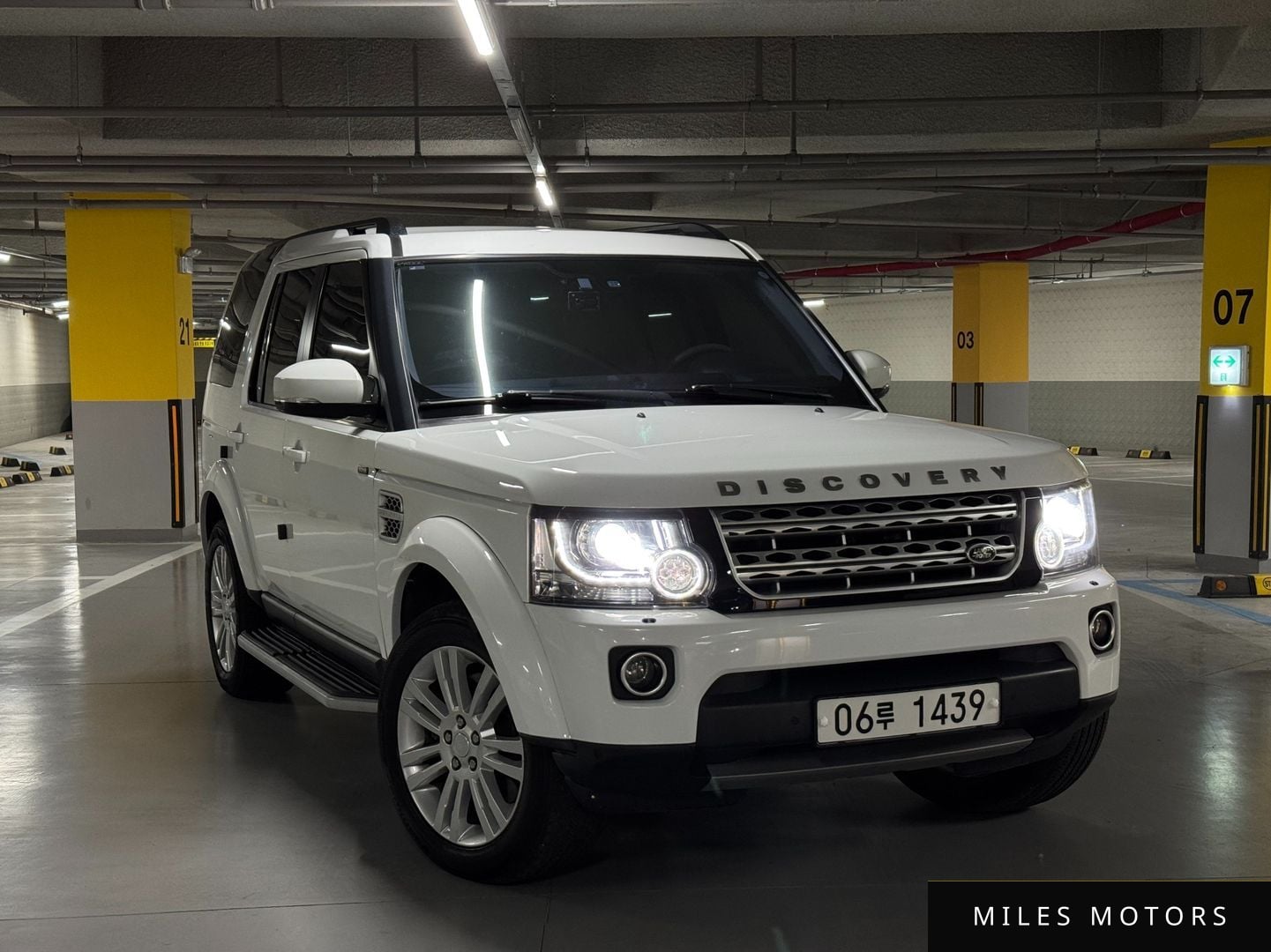 Land Rover Discovery 2016 — фото 1 из 12