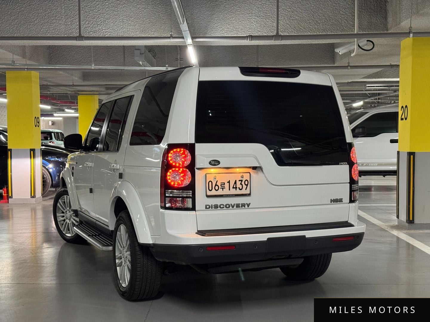 Land Rover Discovery 2016 — миниатюра 2