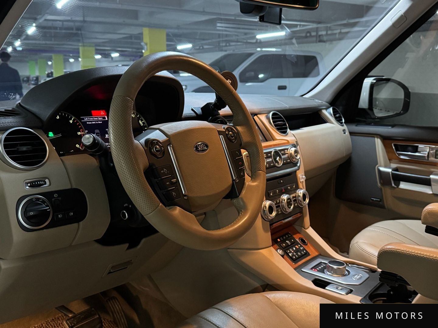 Land Rover Discovery 2016 — миниатюра 9