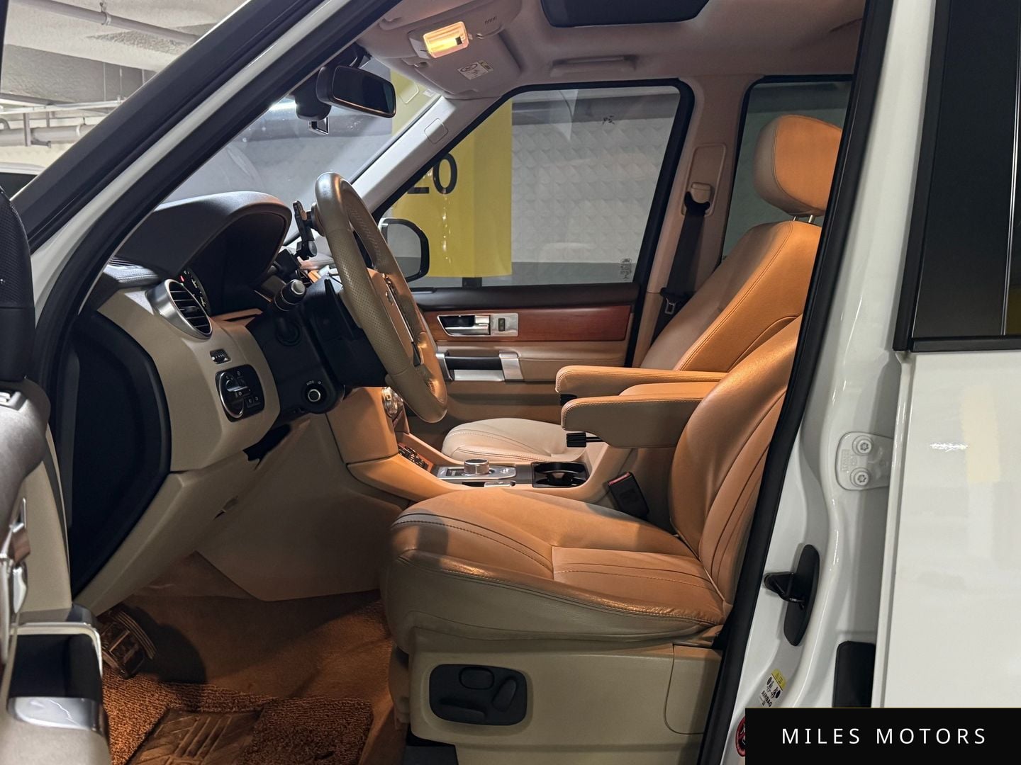 Land Rover Discovery 2016 — миниатюра 10