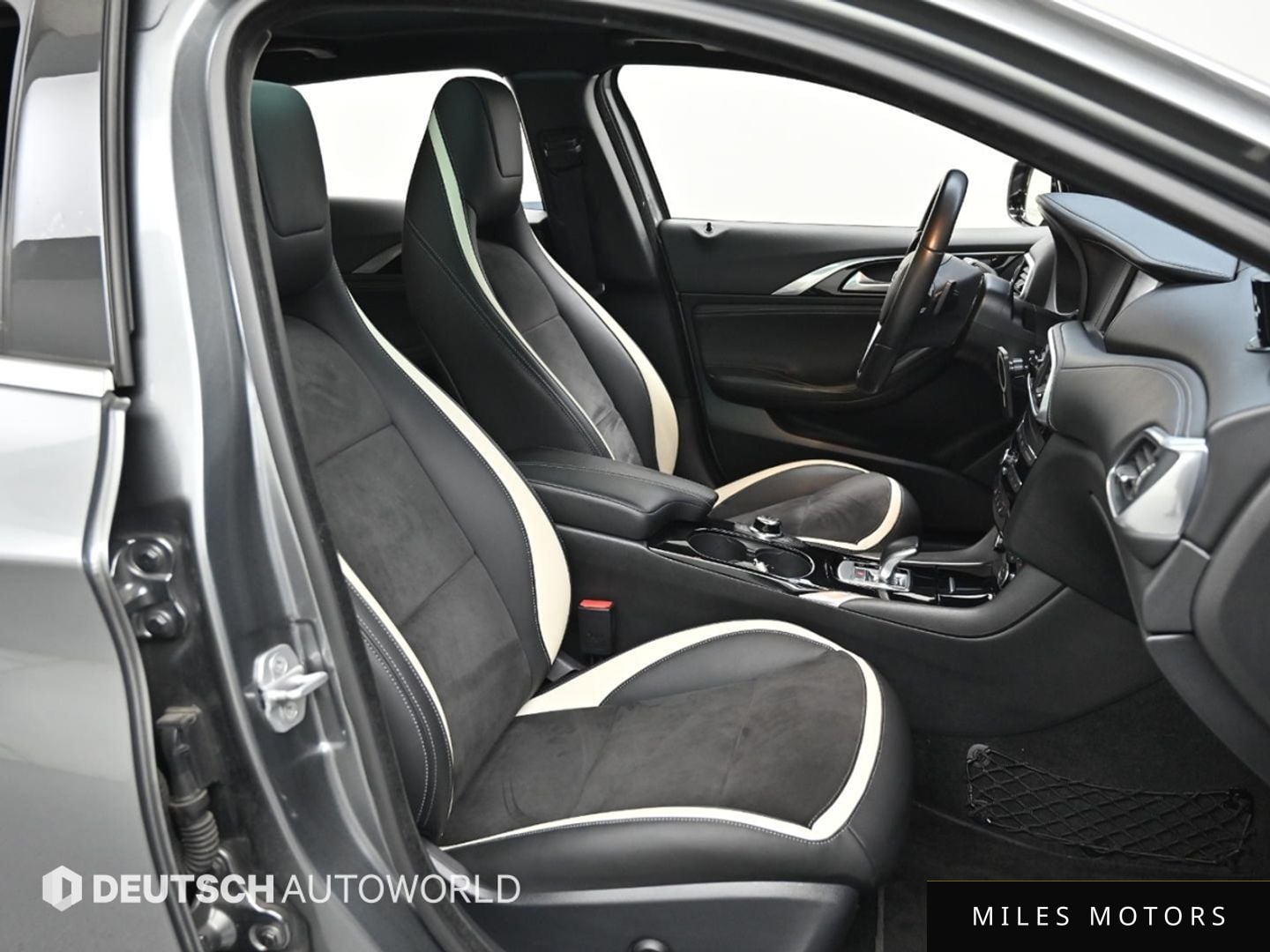 Infiniti Q30 2017 — миниатюра 10