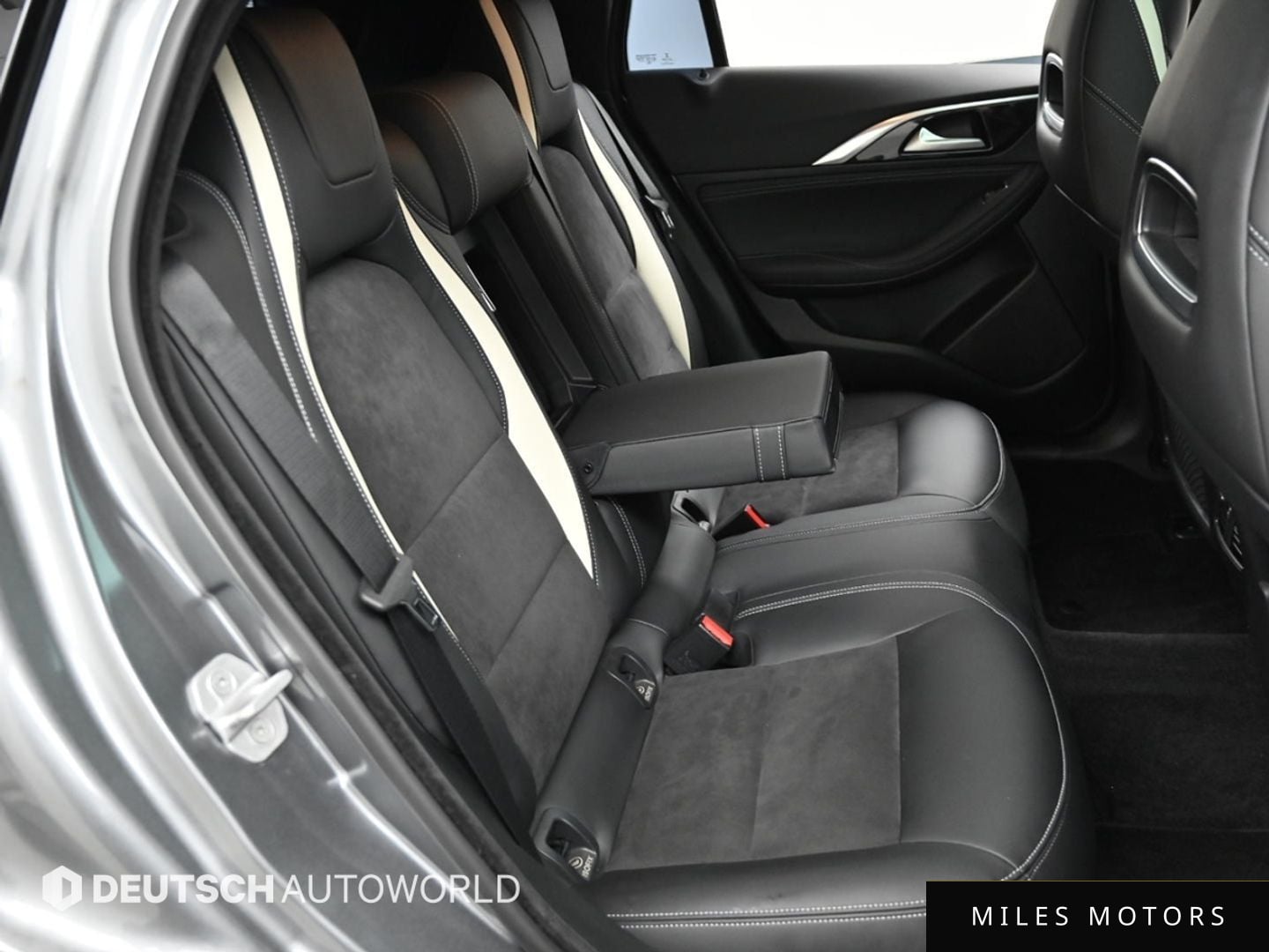 Infiniti Q30 2017 — миниатюра 12