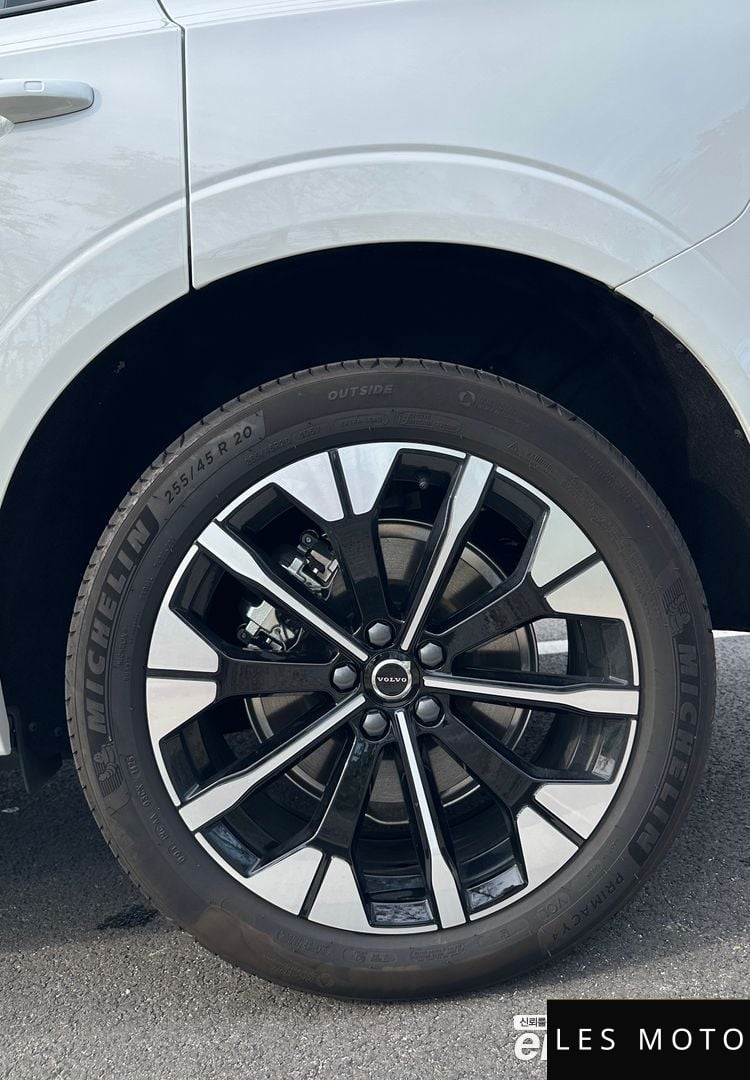 Volvo XC60 2026 — миниатюра 5