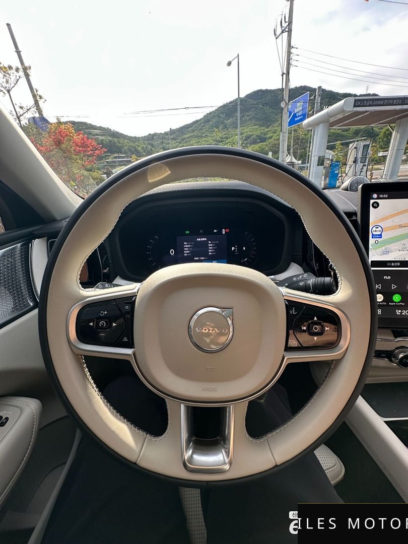 Volvo XC60 2026 — миниатюра 12