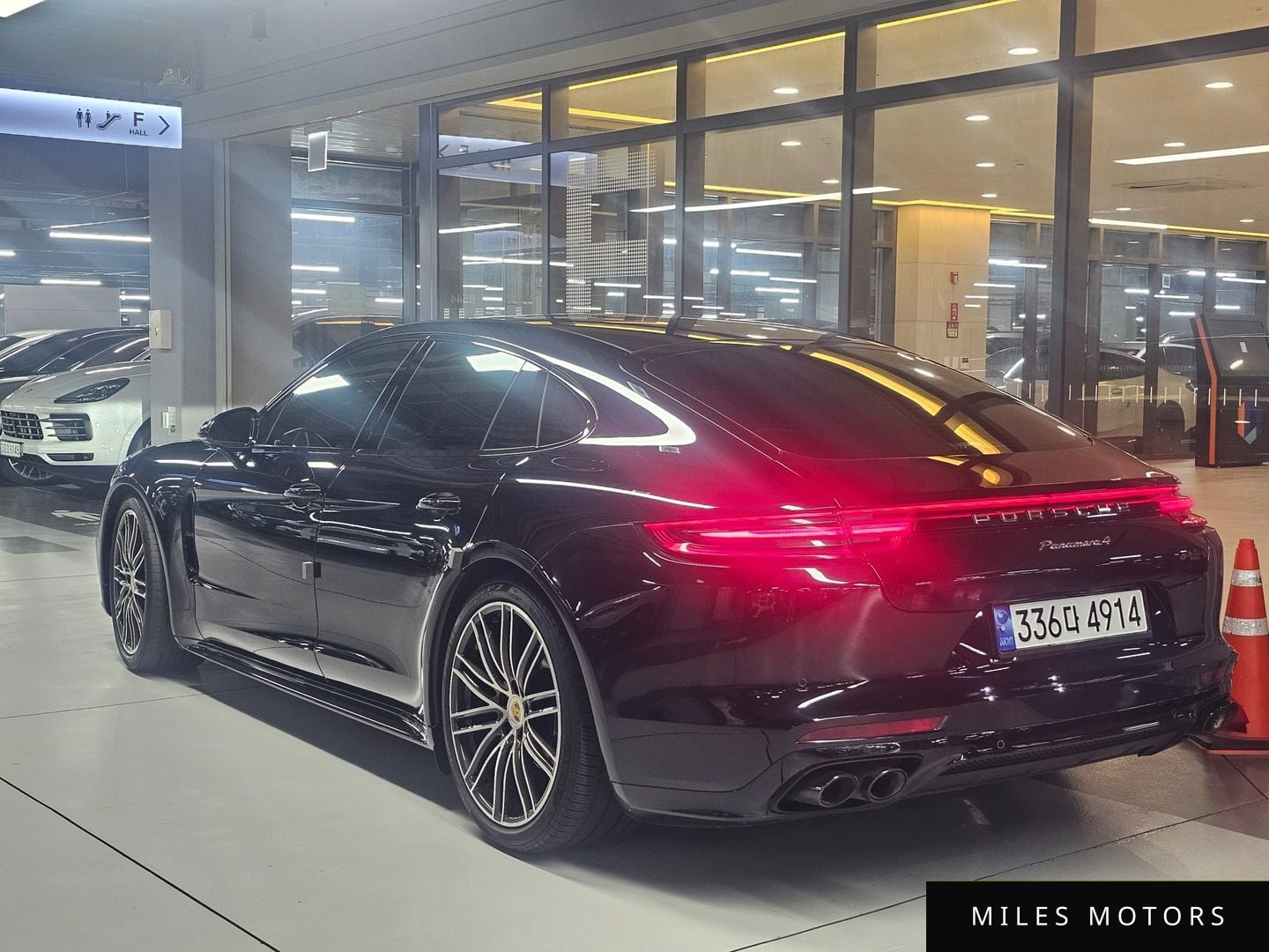 Porsche Panamera 2018 — миниатюра 9