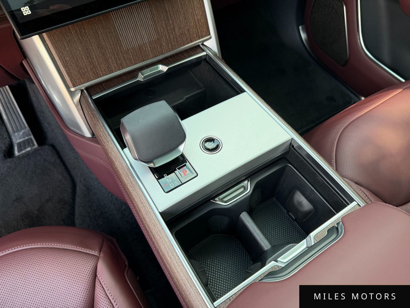Land Rover Range Rover 2024 — миниатюра 8