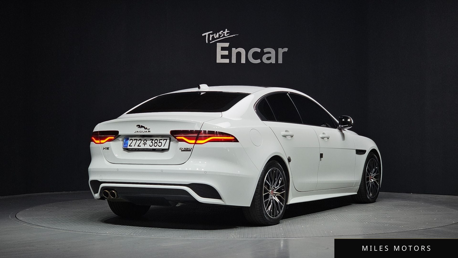 Jaguar XE 2020 — миниатюра 2