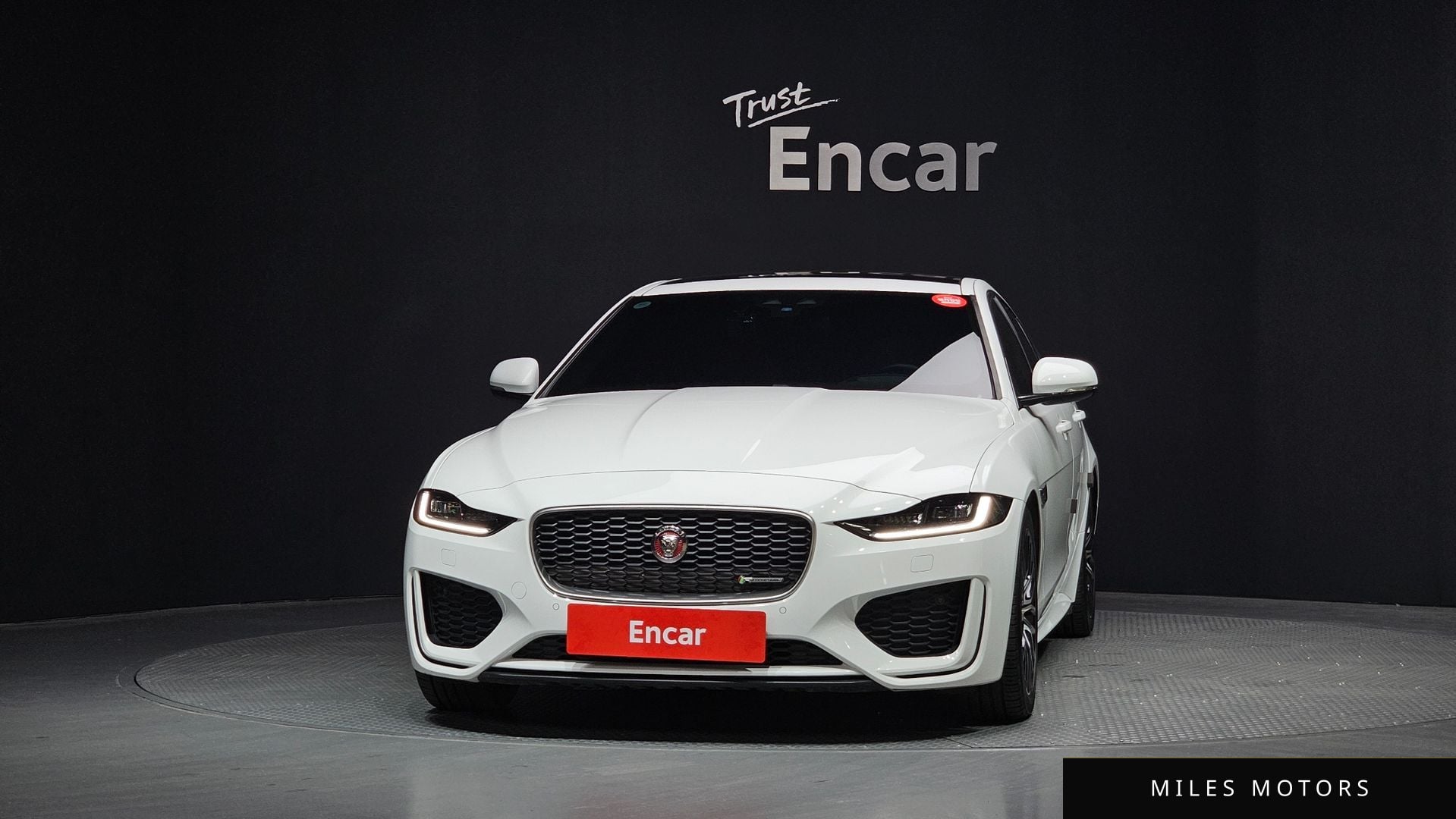 Jaguar XE 2020 — миниатюра 3