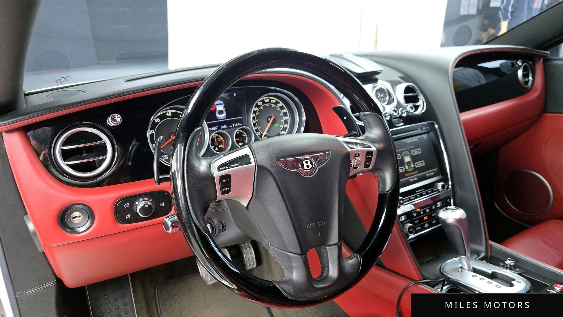 Bentley Continental GT 2013 — миниатюра 12
