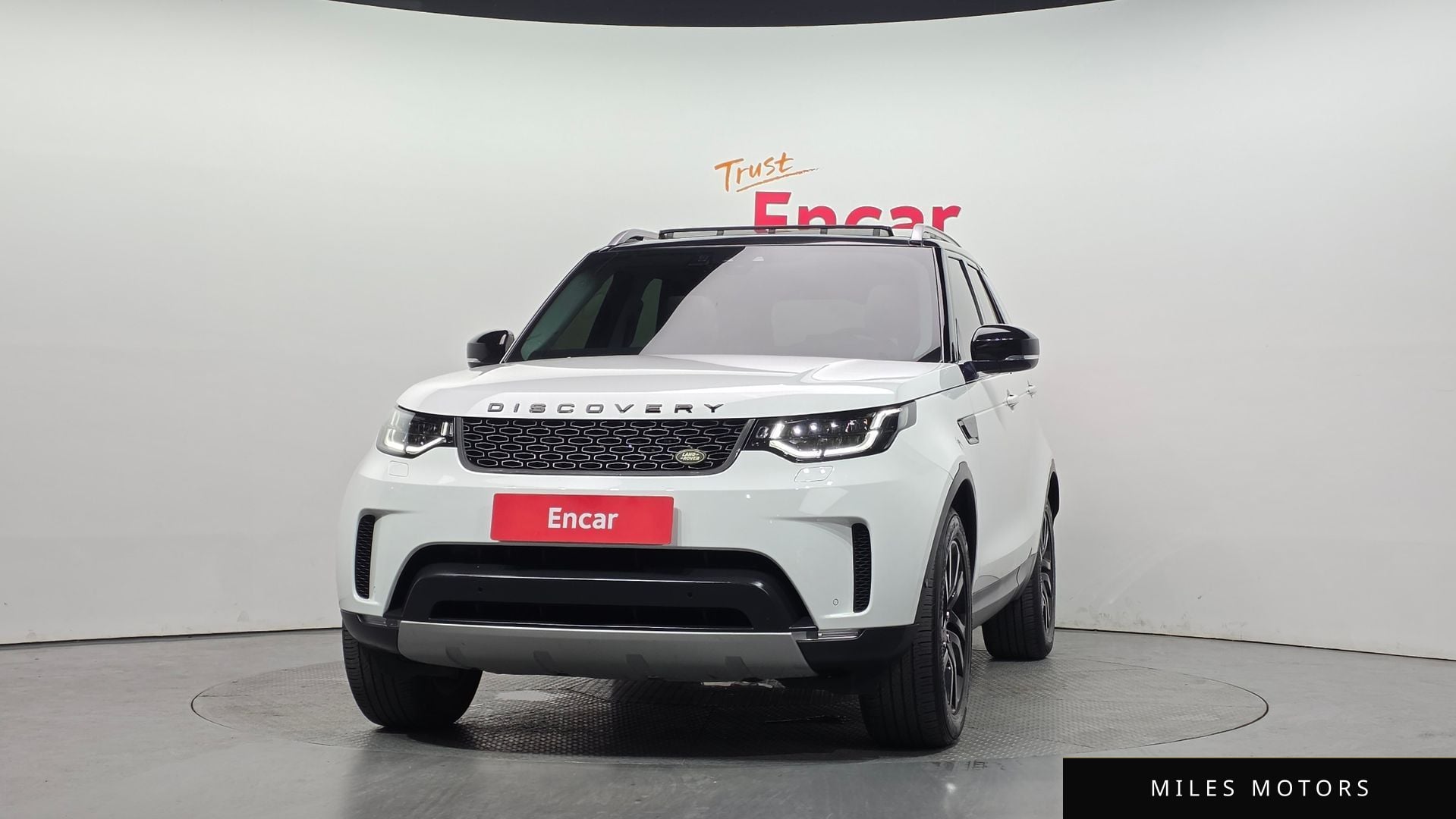 Land Rover Discovery 2019 — миниатюра 3