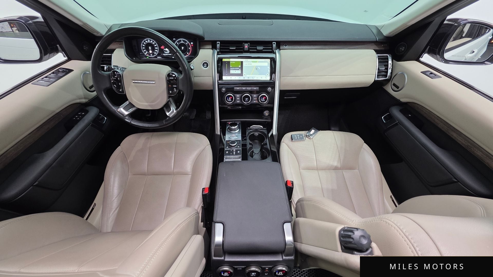 Land Rover Discovery 2019 — миниатюра 10