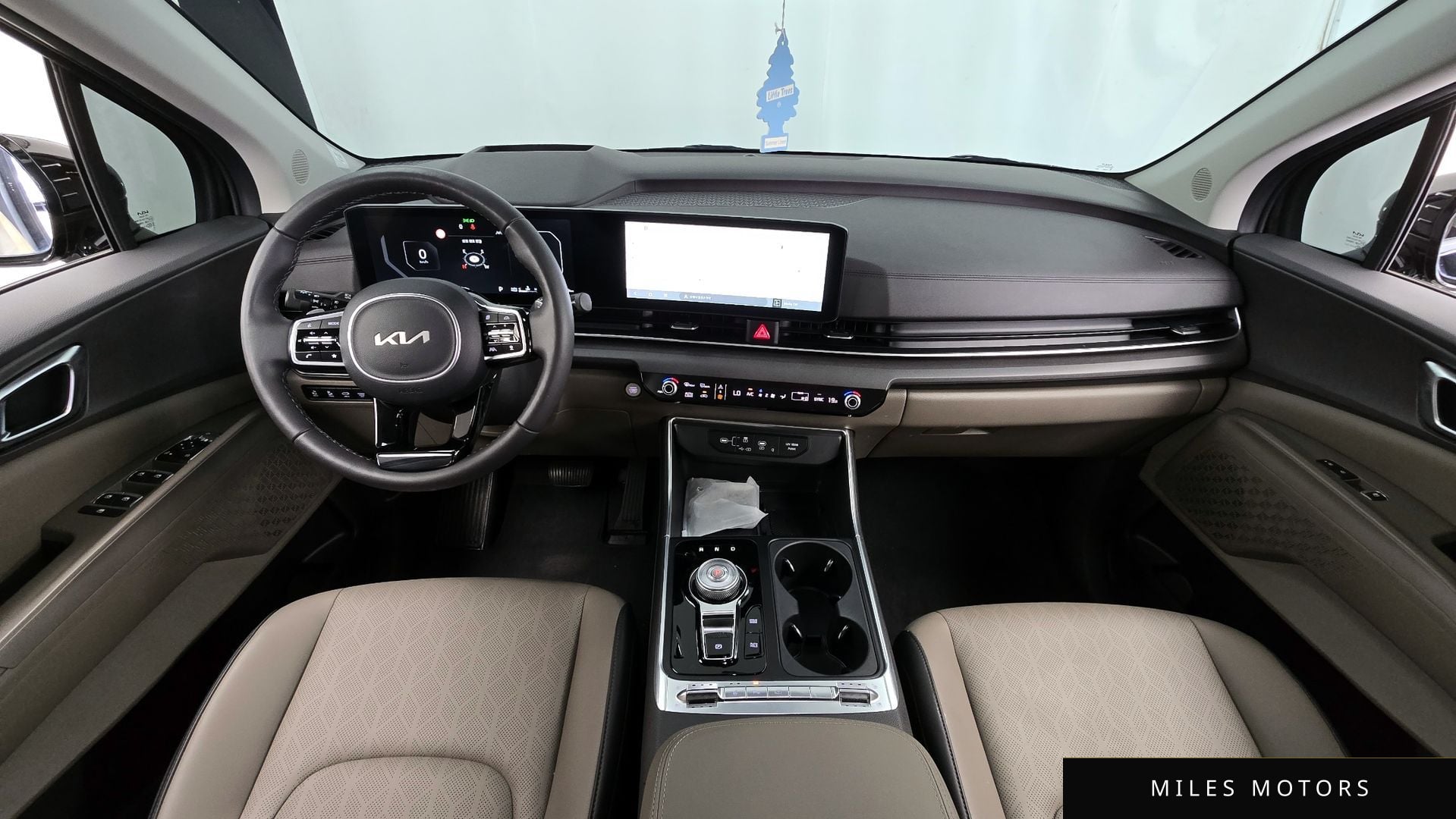 Kia Canival 2025 — миниатюра 10