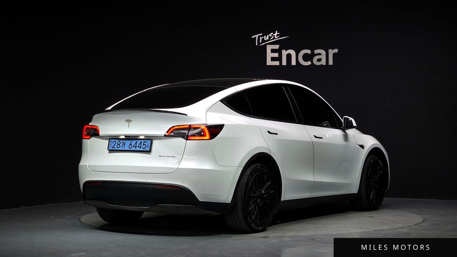 Tesla Model Y 2021 — миниатюра 2