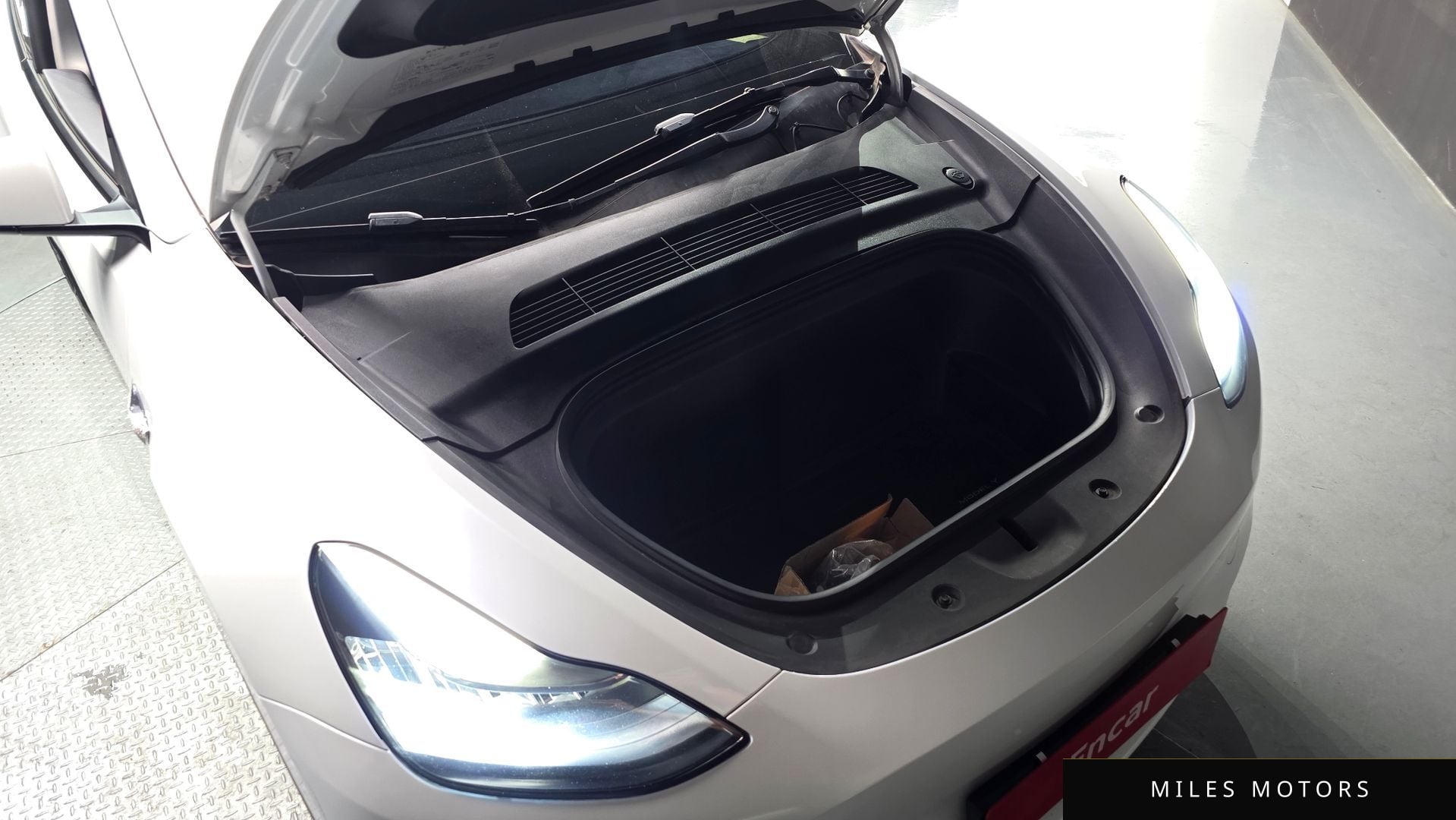 Tesla Model Y 2021 — миниатюра 6