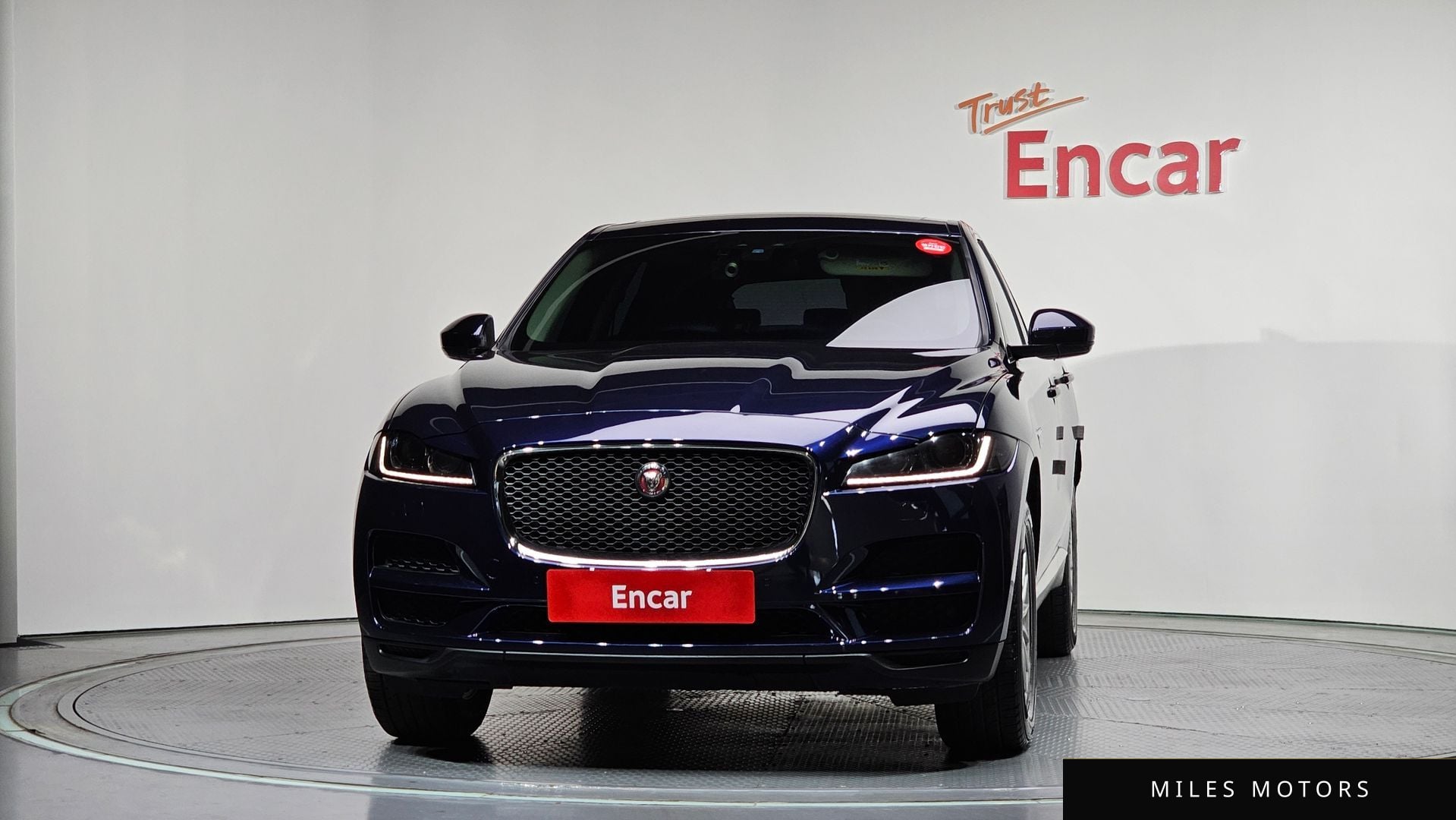Jaguar F-PACE 2018 — миниатюра 3