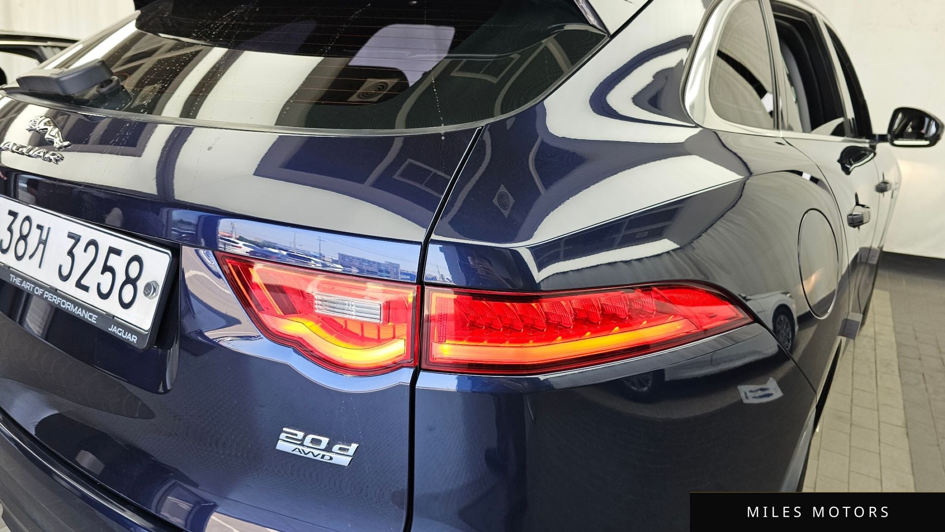 Jaguar F-PACE 2018 — миниатюра 9