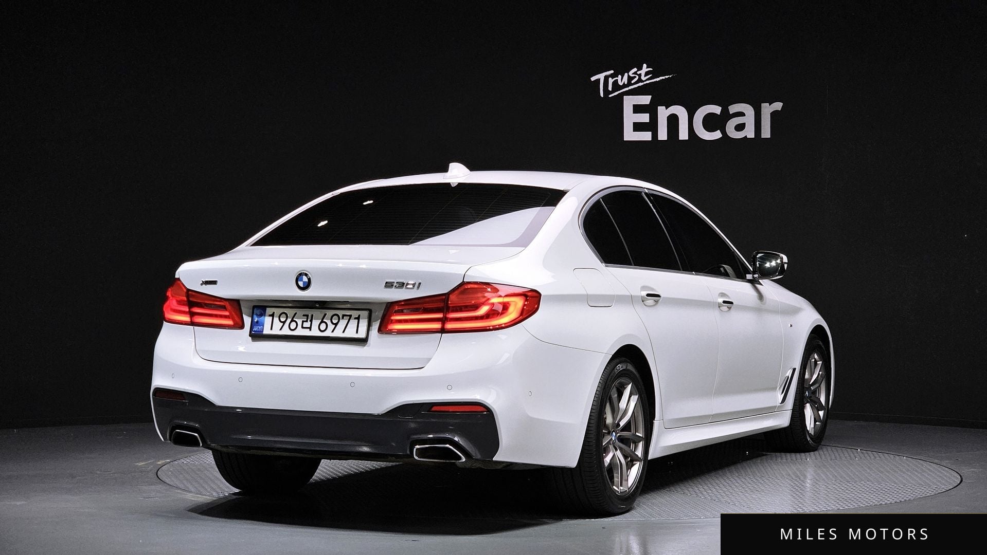 BMW 5 Series (G30) 2018 — миниатюра 2