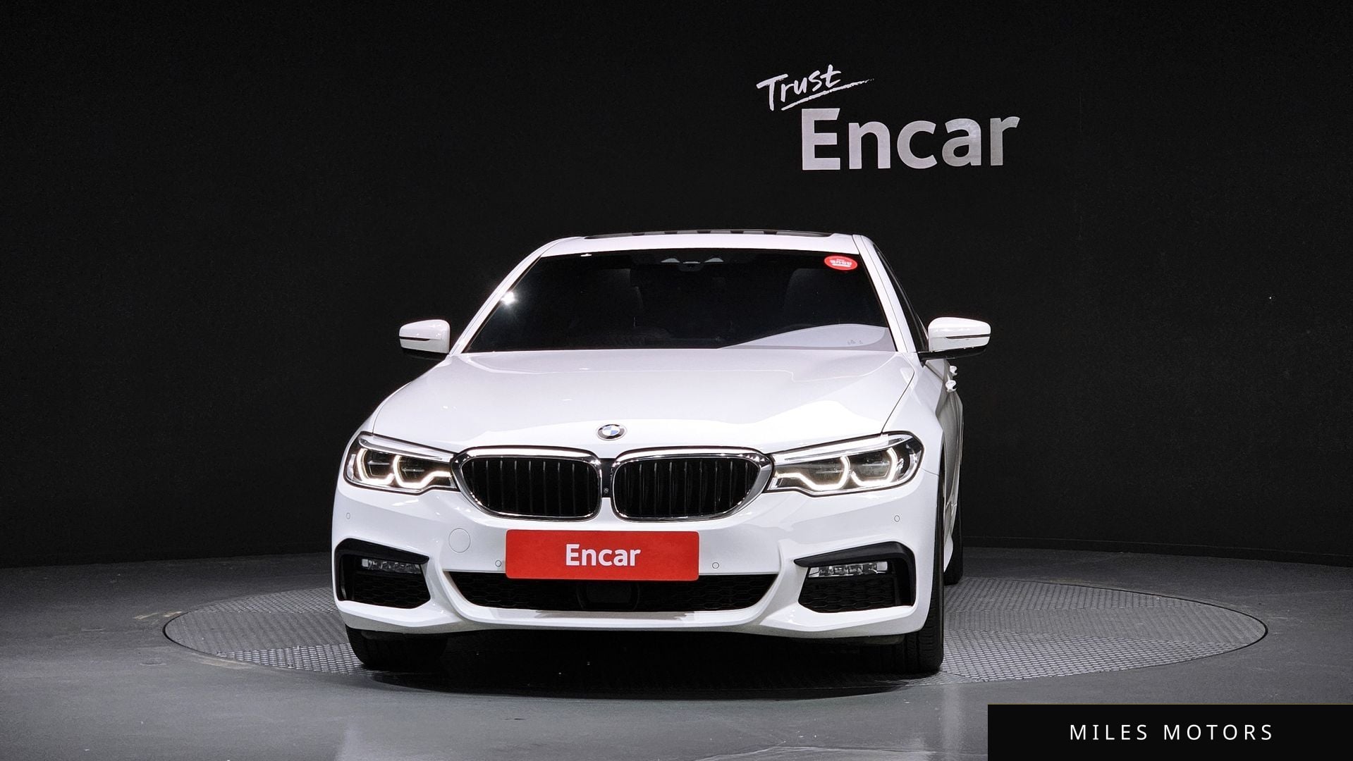 BMW 5 Series (G30) 2018 — миниатюра 3