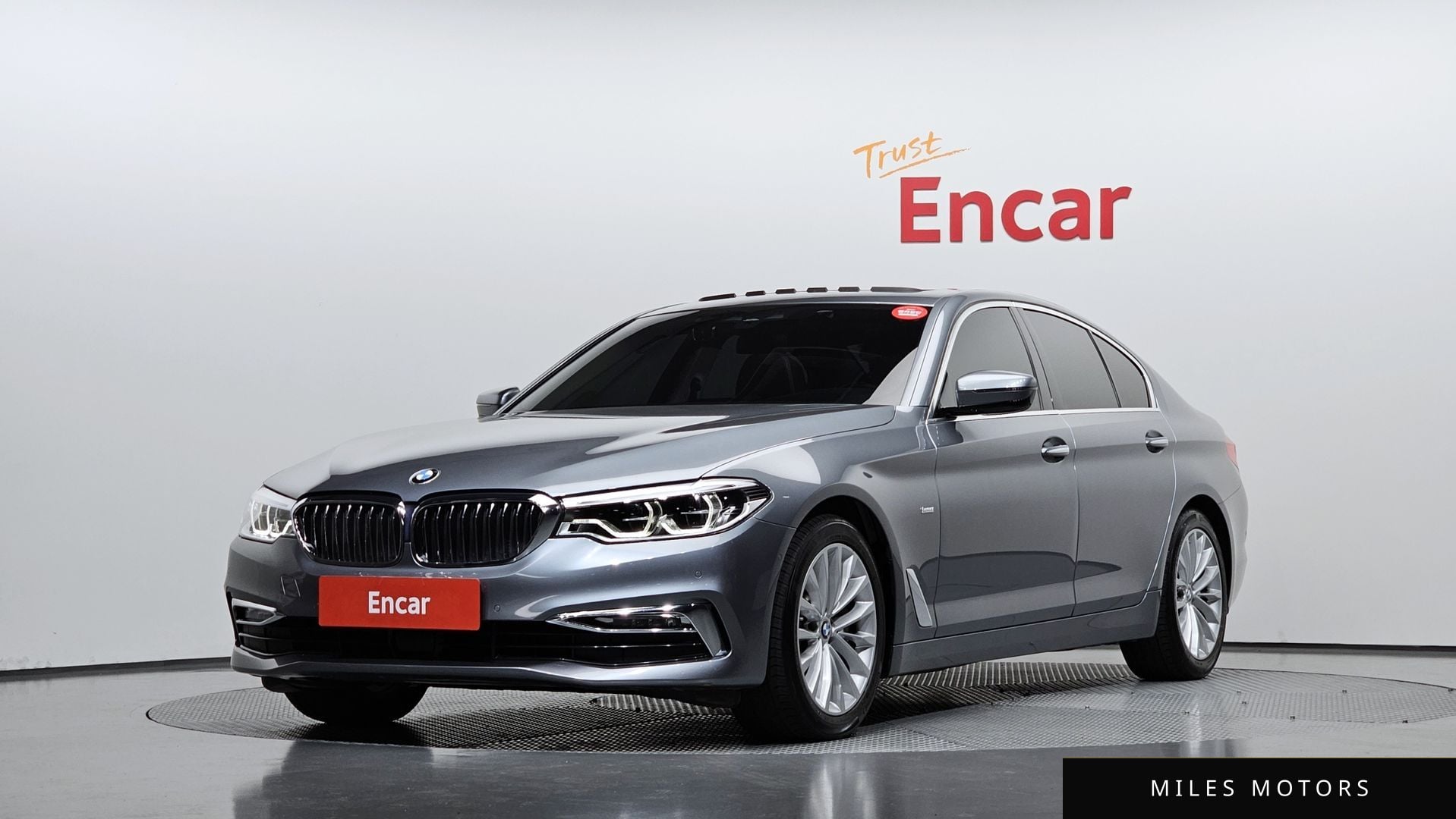 BMW 5 Series (G30) 2018 — фото 1 из 12