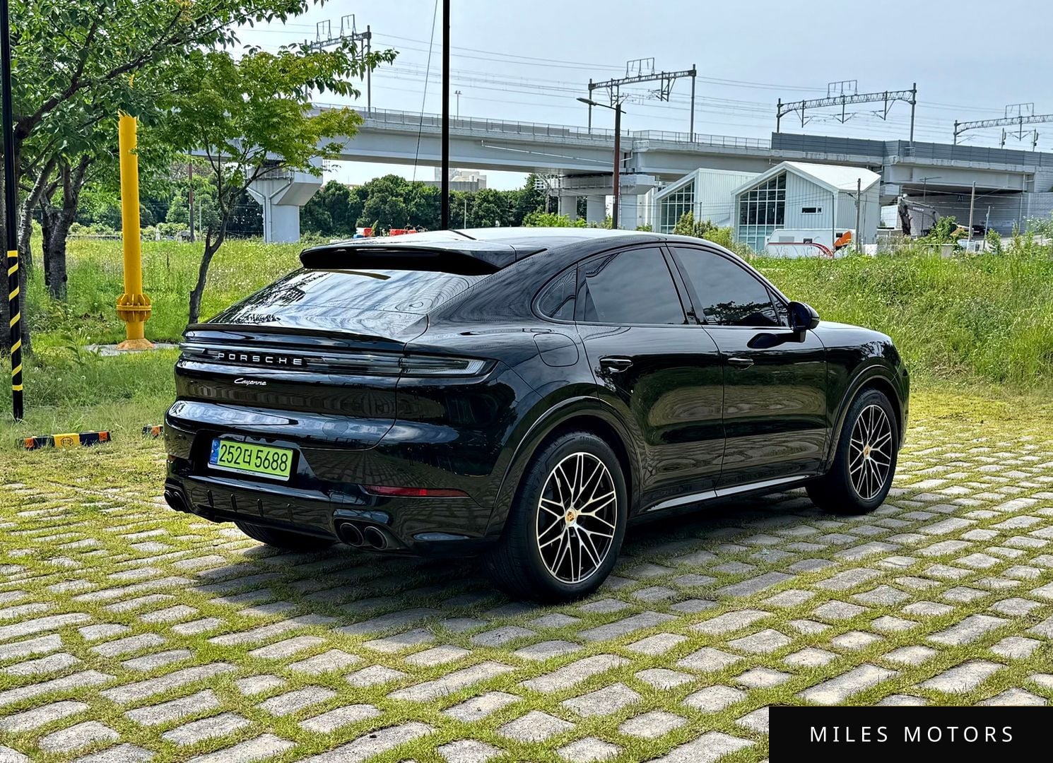 Porsche Cayenne 2024 — миниатюра 7