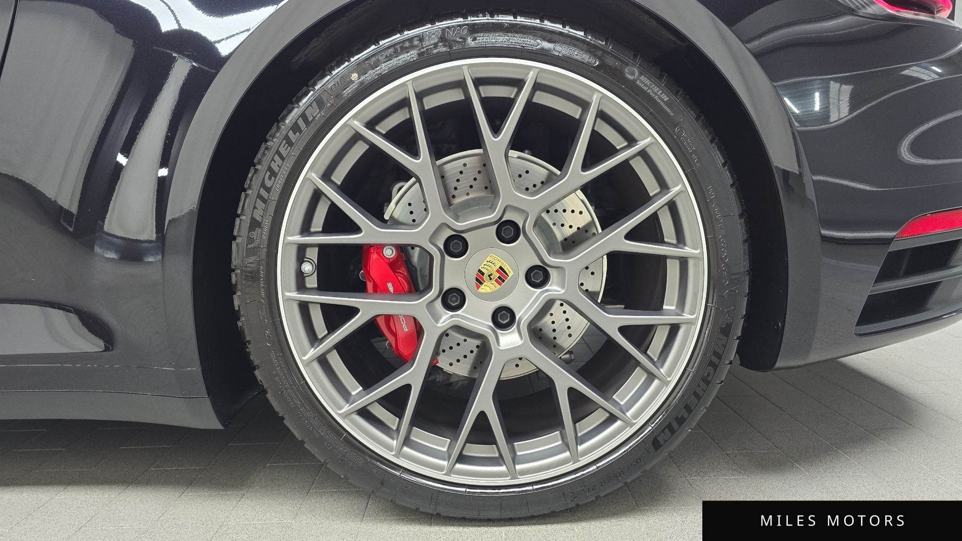 Porsche 911 (992) 2024 — миниатюра 7