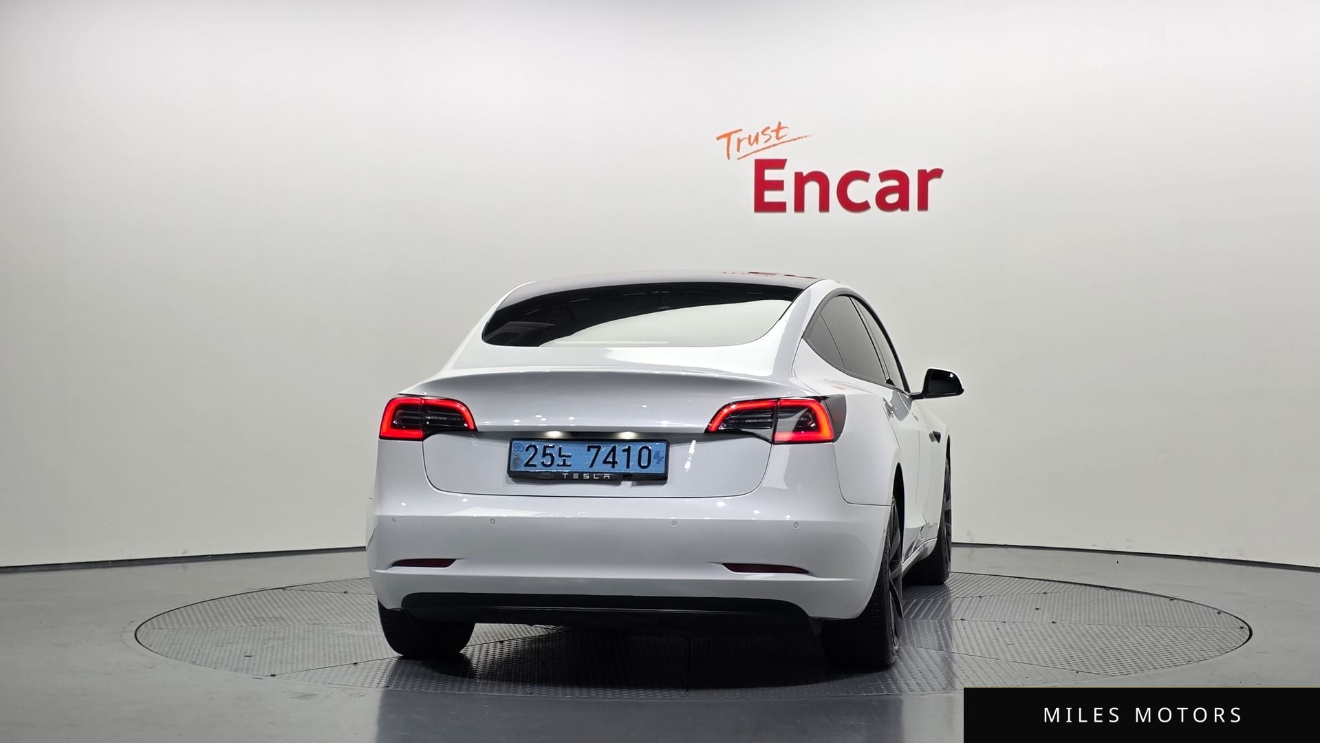 Tesla Model 3 2021 — миниатюра 4