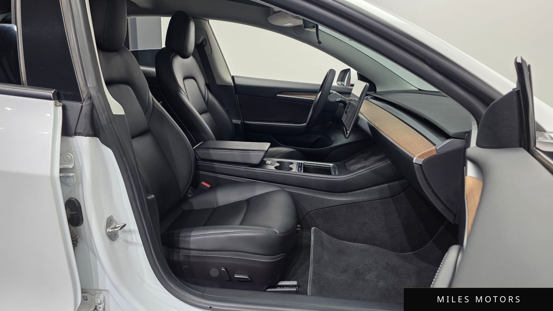 Tesla Model 3 2021 — миниатюра 11
