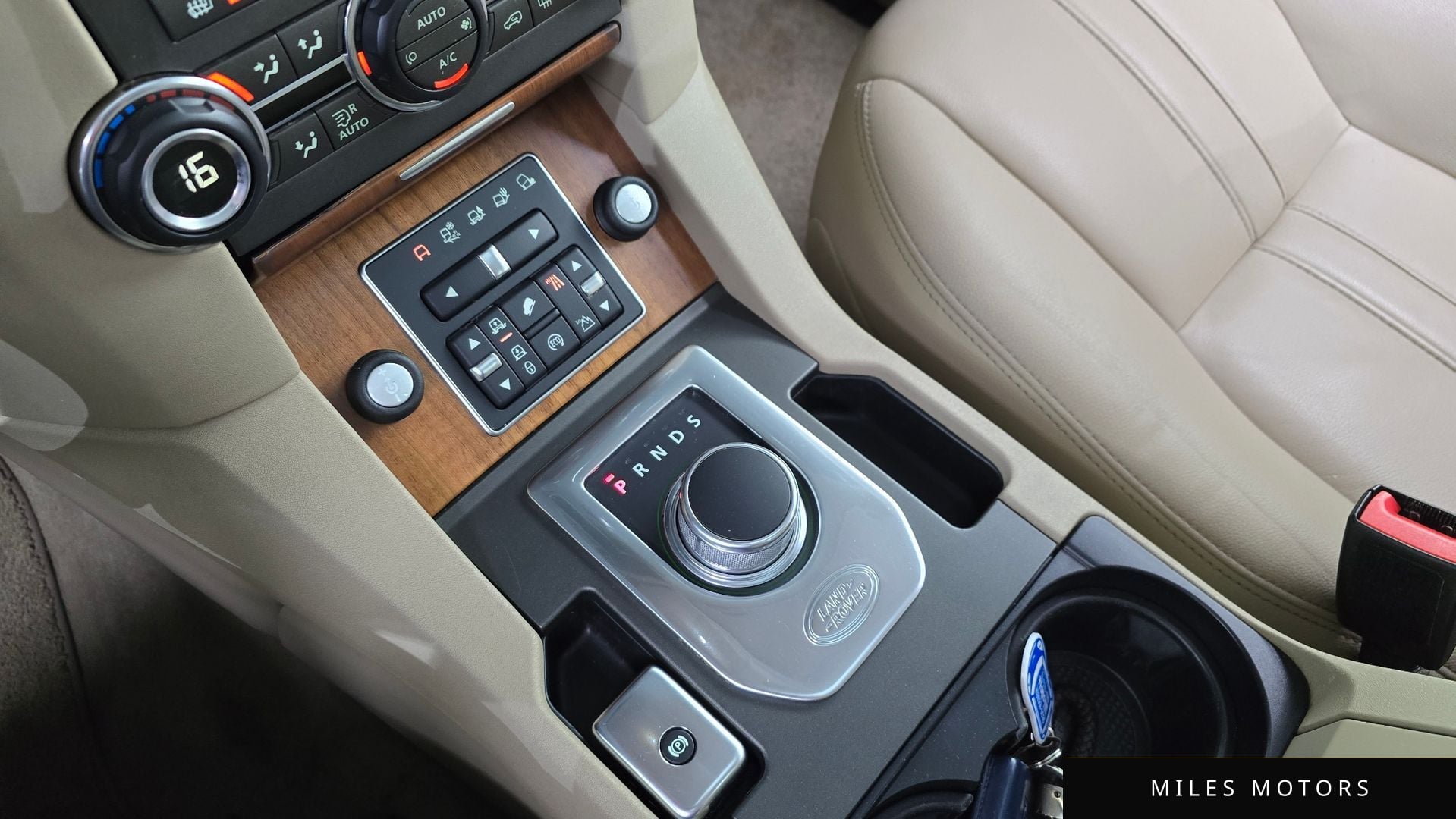 Land Rover Discovery 2015 — миниатюра 9